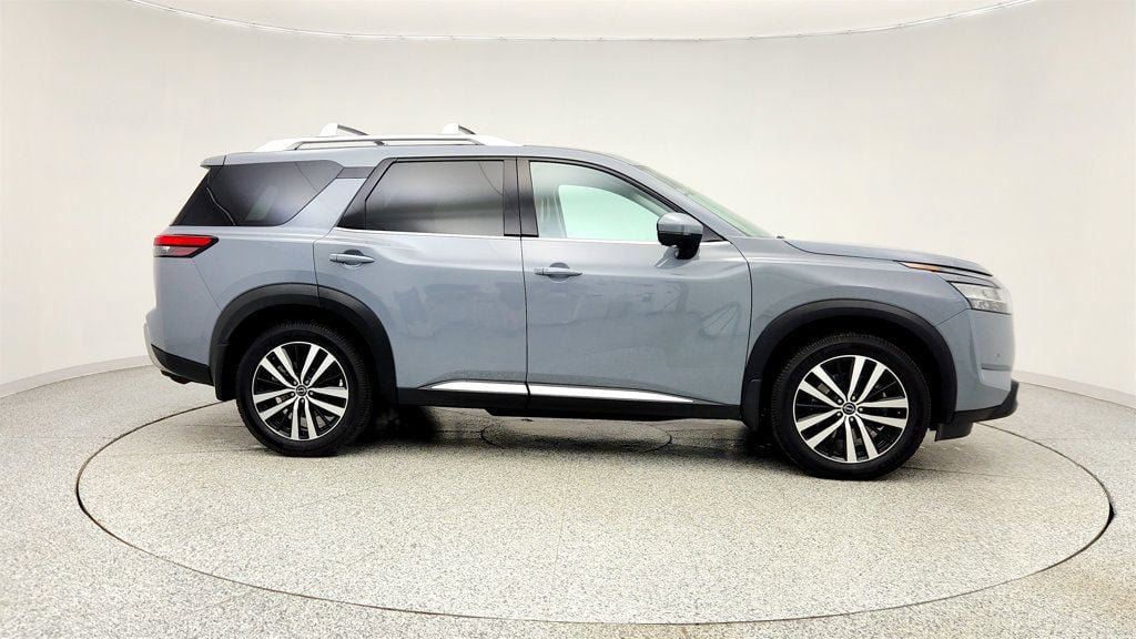 Used 2023 Nissan Pathfinder Platinum AWD/4WD image 4