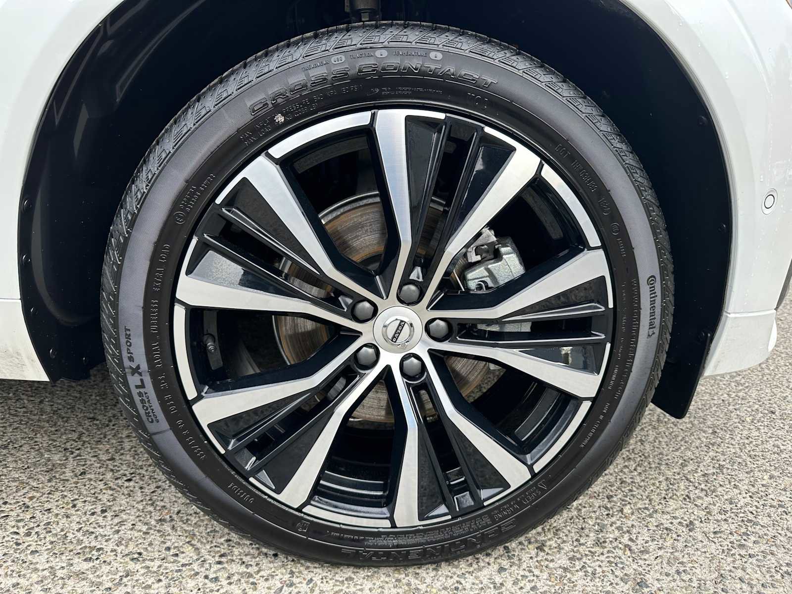 Used 2025 Volvo XC60 B5 Plus w/ Protection Package Premier image 9