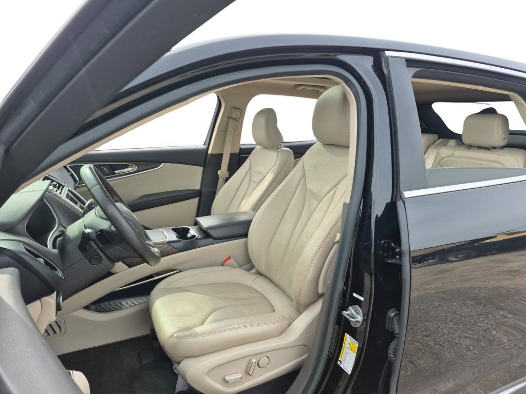 Used 2017 Lincoln MKX Reserve w/ Lincoln MKX Climate Package image 16