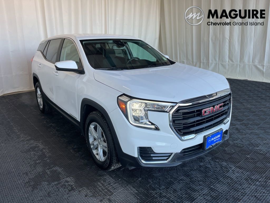 Used 2023 GMC Terrain SLE image 29