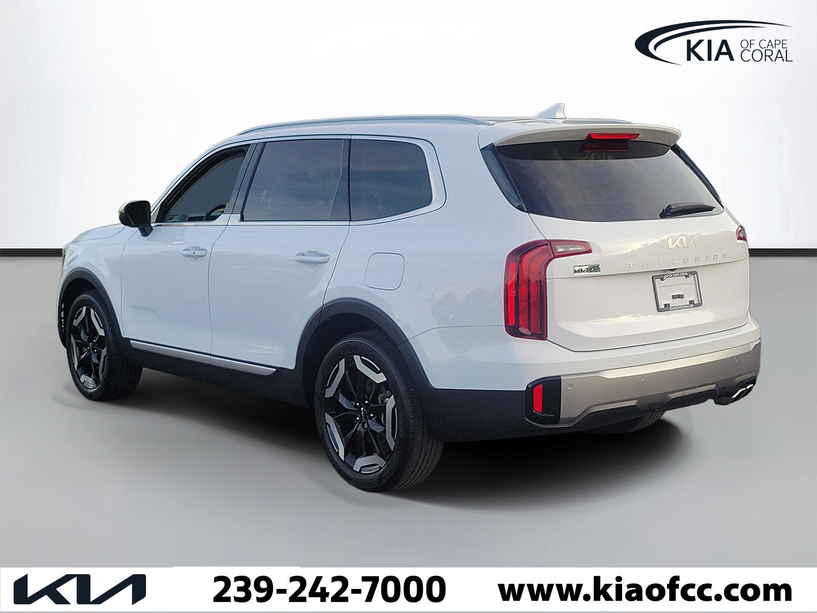 Certified 2025 Kia Telluride S FWD image 4