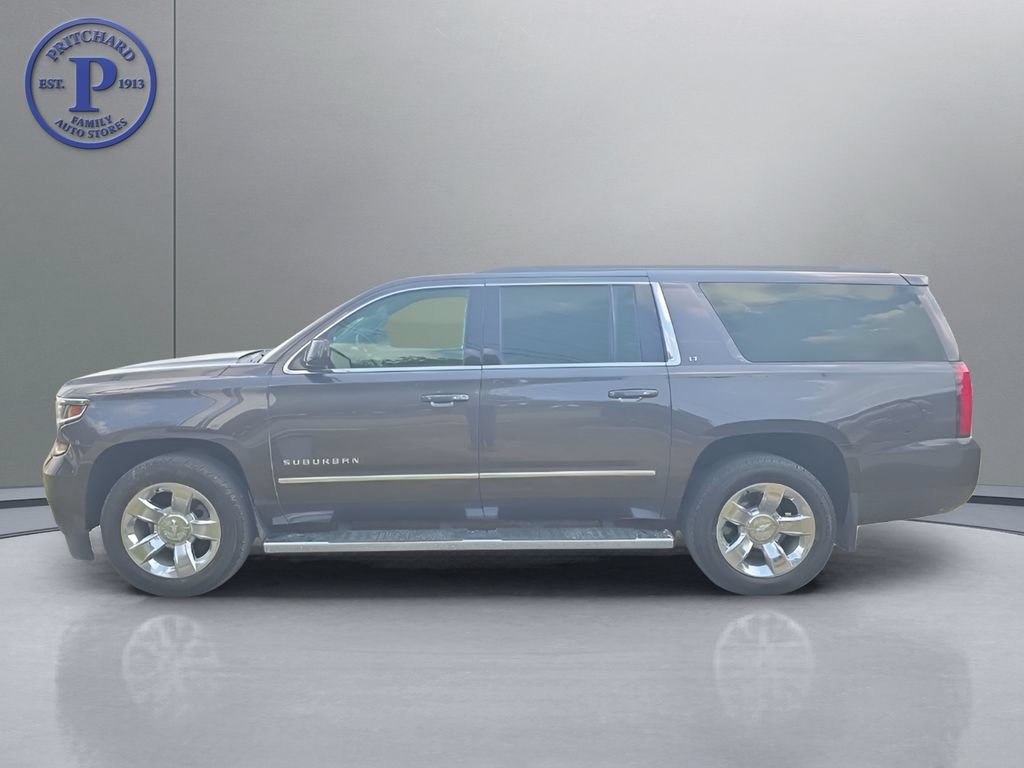 Used 2017 Chevrolet Suburban LT w/ LT Signature Package AWD/4WD image 4