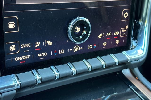 Used 2025 GMC Yukon Denali image 21