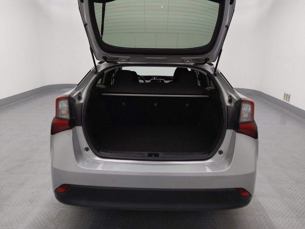 Used 2021 Toyota Prius LE FWD image 29