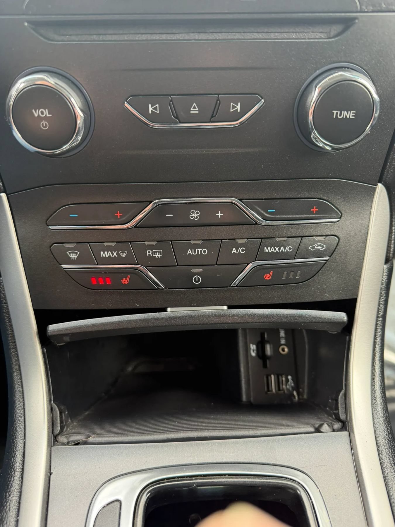 Used 2015 Ford Edge SEL w/ Equipment Group 201A AWD/4WD image 26
