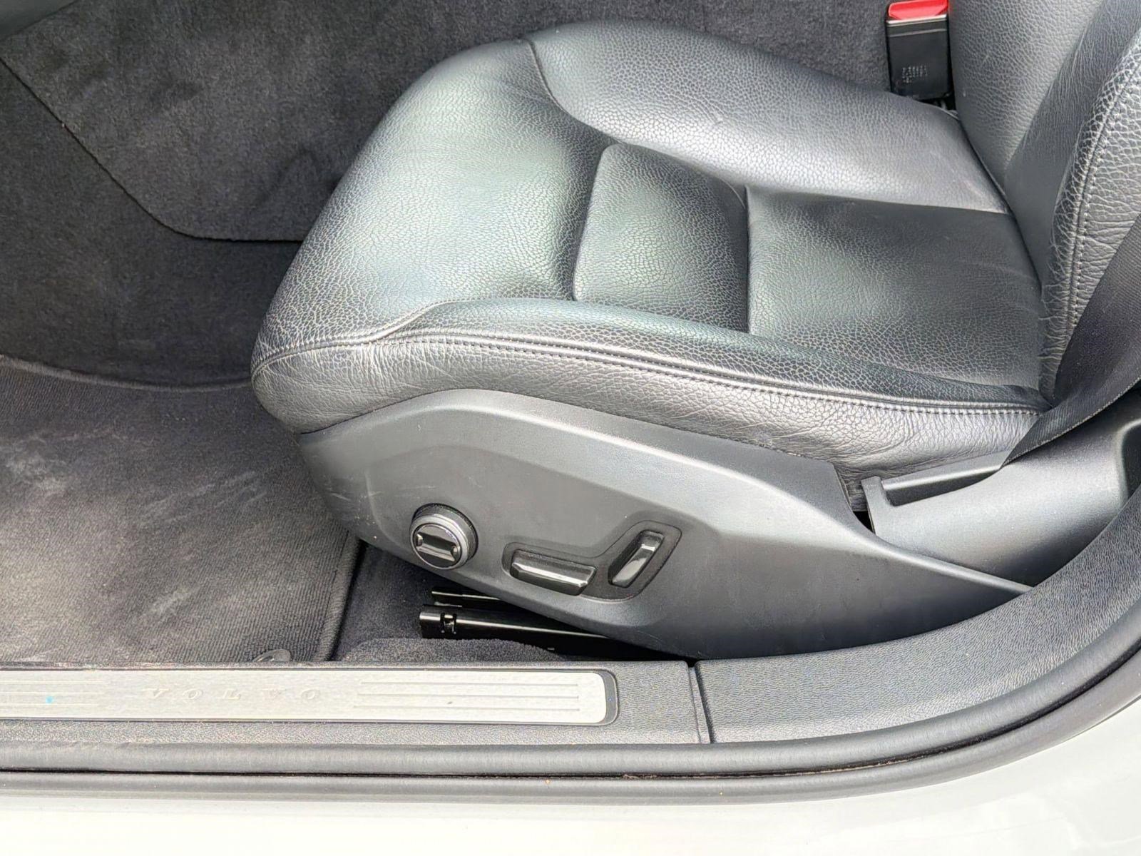 Used 2024 Volvo S60 B5 Plus AWD/4WD image 13