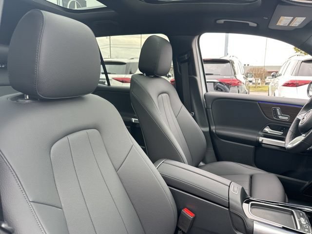 Used 2026 Mercedes-Benz GLB 250 image 30