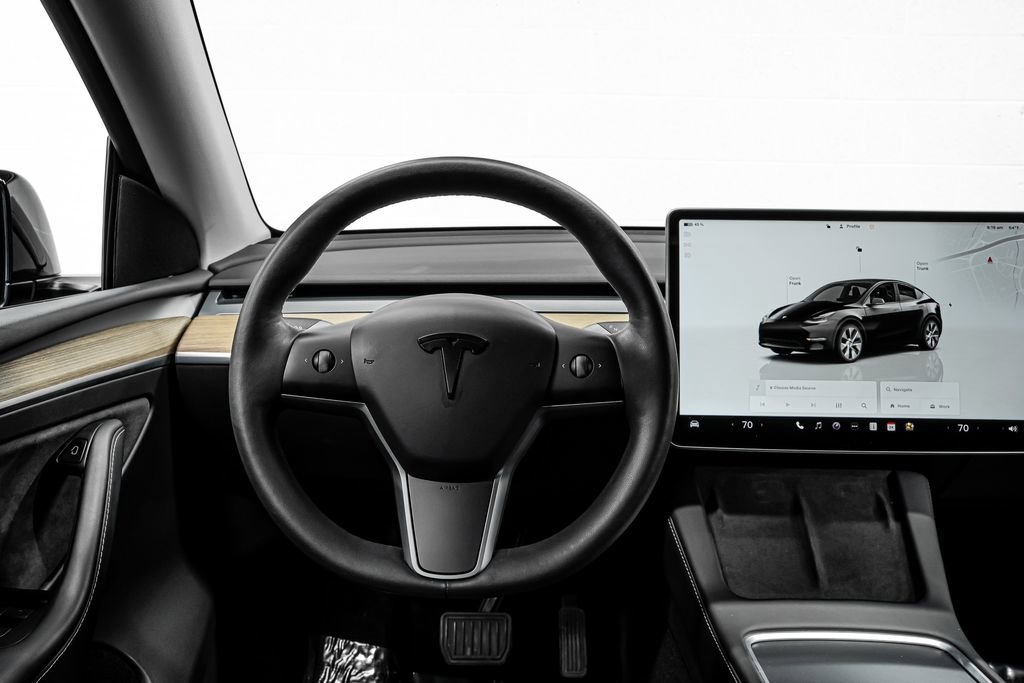 Used 2023 Tesla Model Y Long Range image 24