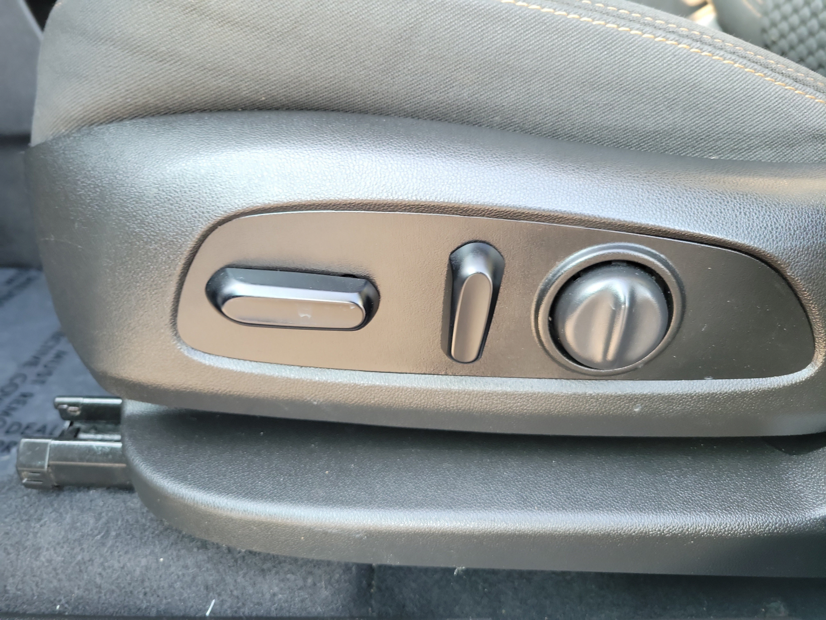 Used 2021 GMC Terrain SLE w/ Driver Convenience Package FWD image 19