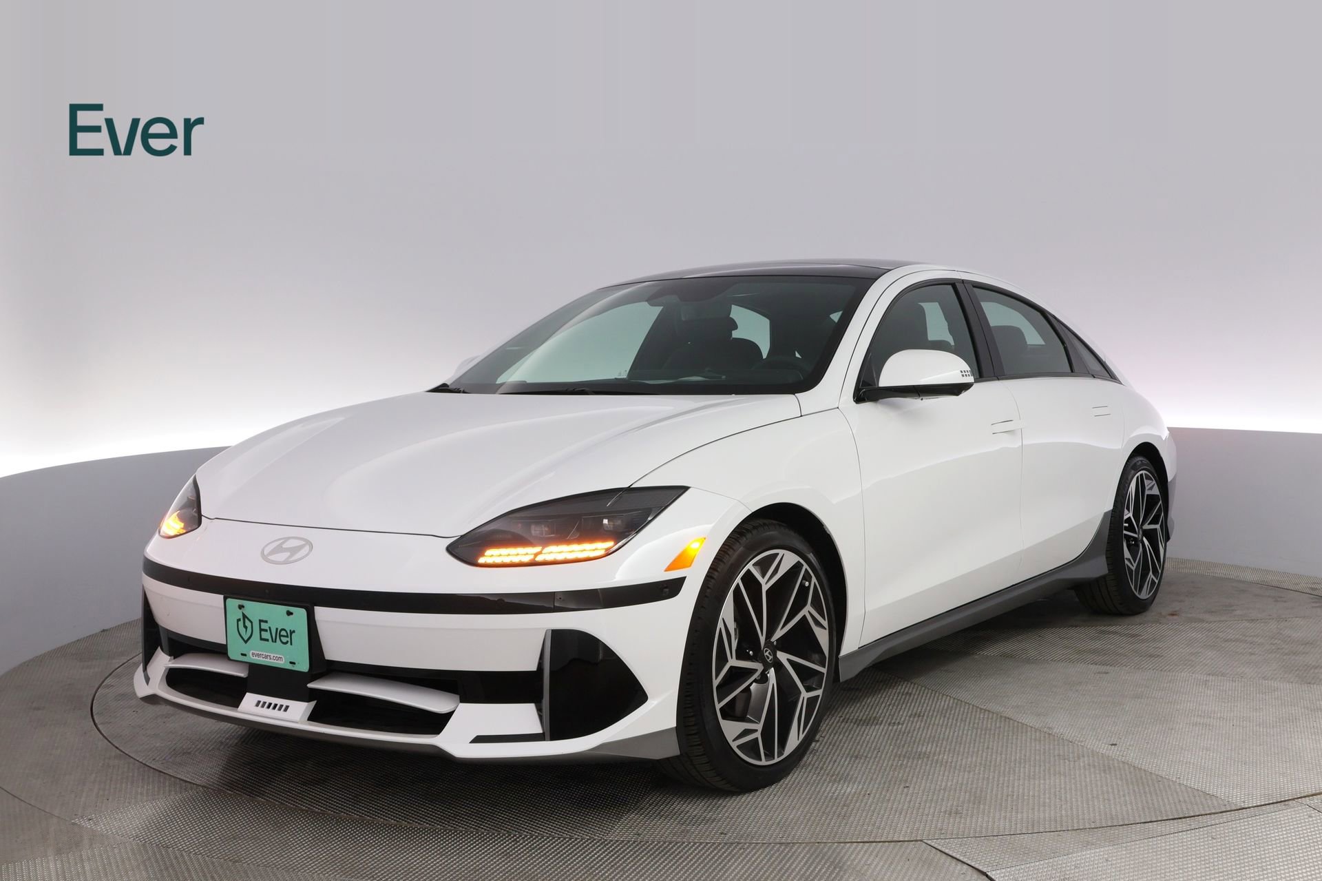 Used 2024 Hyundai Ioniq 6 Limited image 2