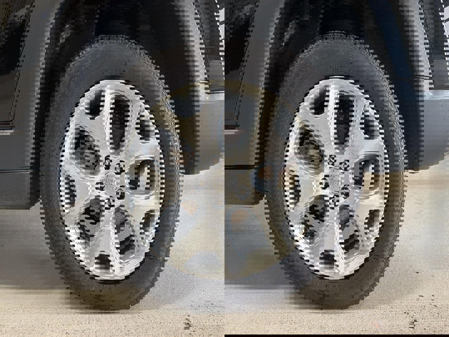 Used 2022 Jeep Compass Limited w/ Sun and Sound Group image 28