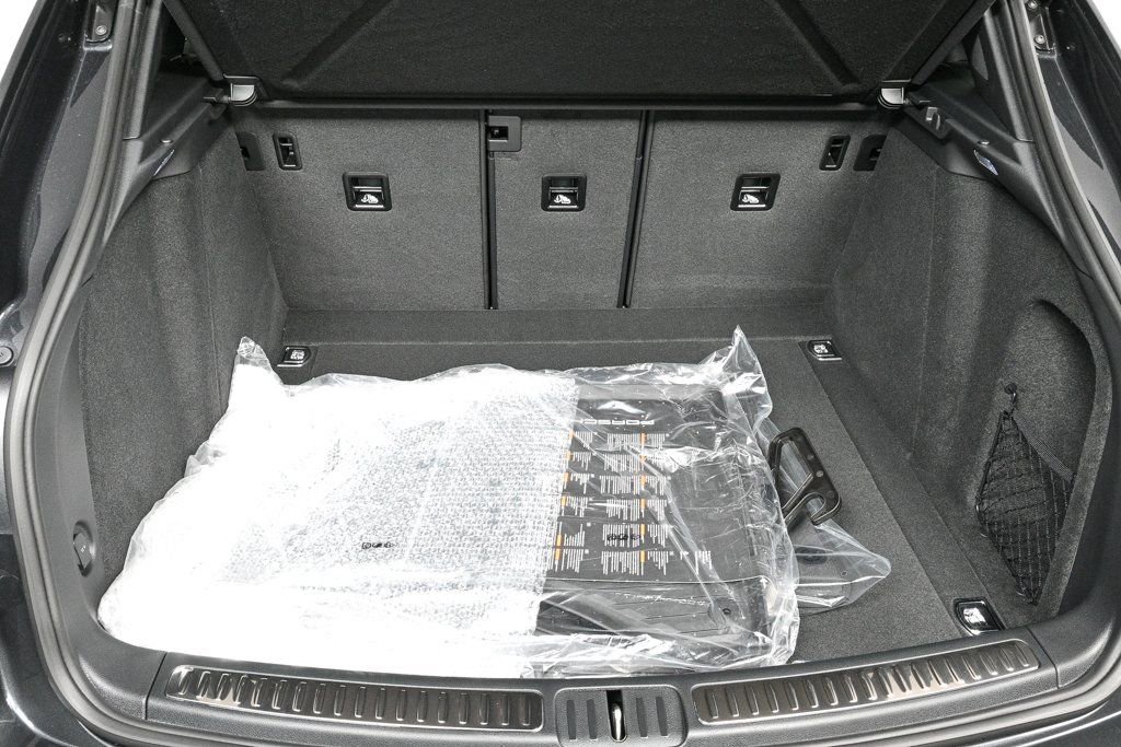 Certified 2026 Porsche Macan AWD/4WD image 31