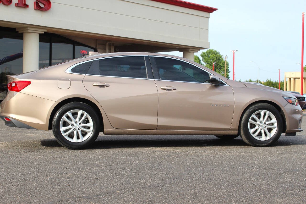 Used 2018 Chevrolet Malibu LT FWD image 3