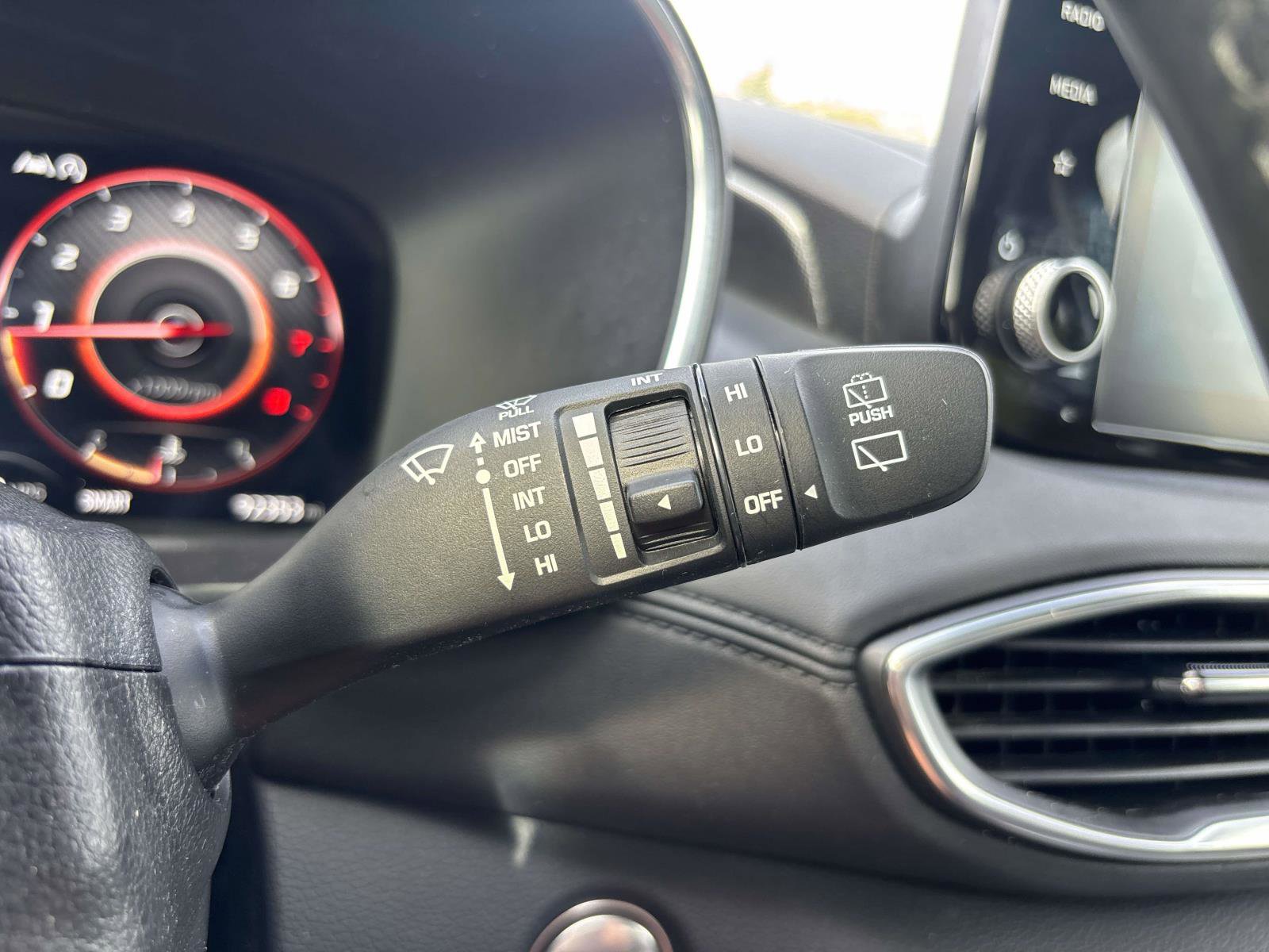 Used 2021 Hyundai Santa Fe SEL w/ Convenience Package image 29