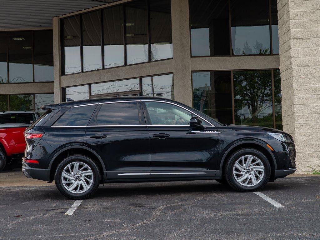 Used 2023 Lincoln Corsair FWD image 2