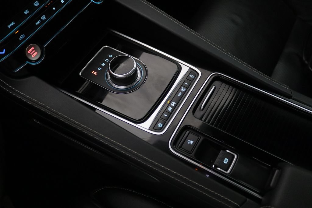 Used 2020 Jaguar F-PACE S AWD/4WD image 36
