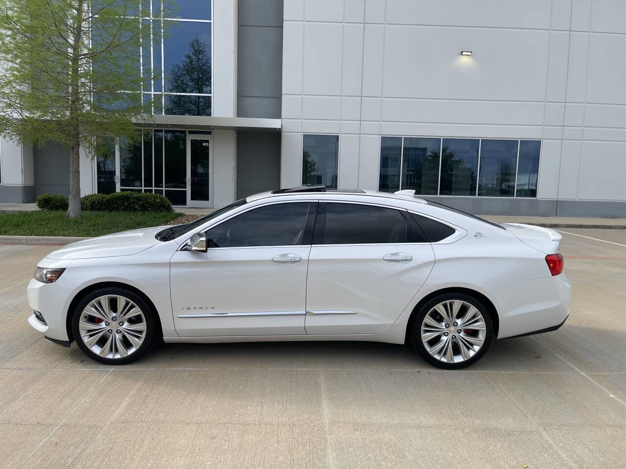Used 2017 Chevrolet Impala Premier w/ Enhanced Convenience Package image 19