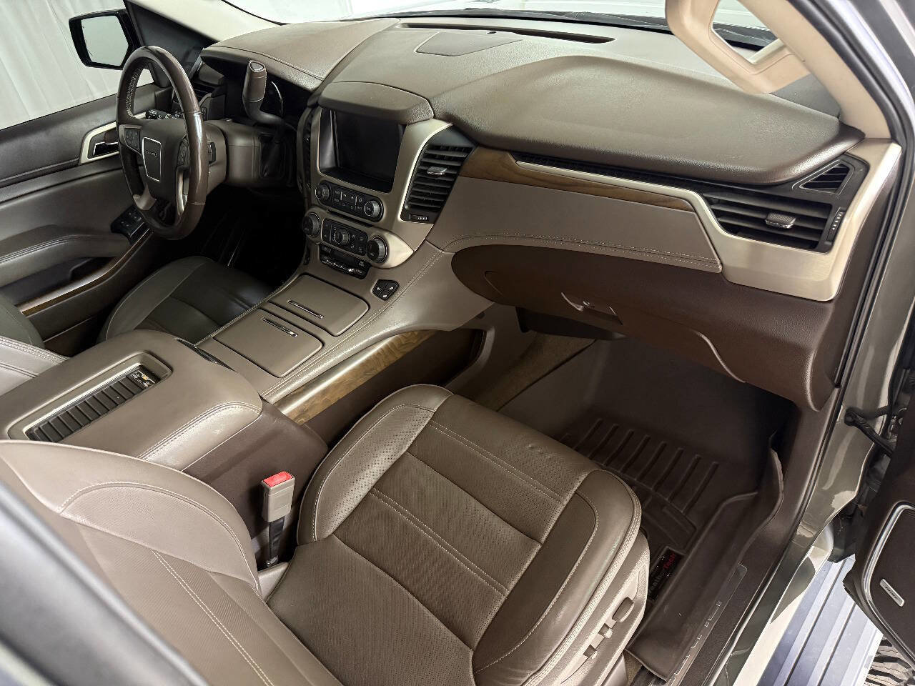 Used 2018 GMC Yukon XL Denali w/ Denali Ultimate Package AWD/4WD image 47