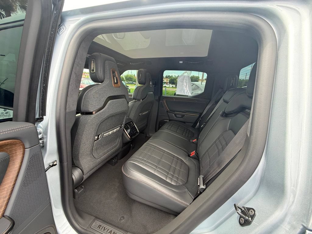 Used 2026 Rivian R1T Premium AWD/4WD image 27