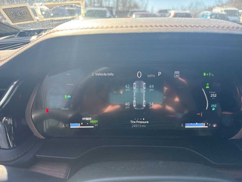 Used 2023 Jeep Grand Cherokee Summit w/ Luxury Tech Group V image 7