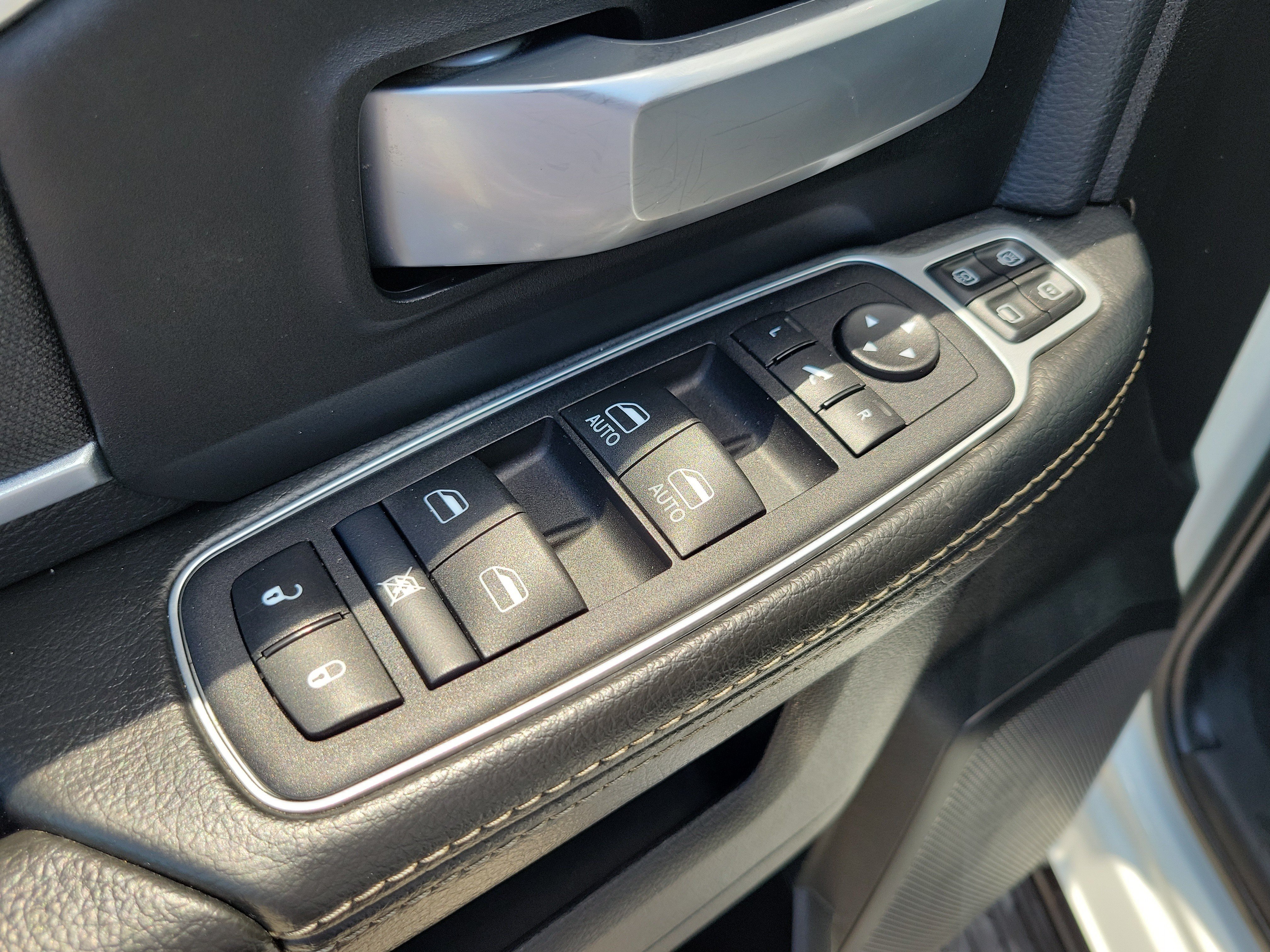 Used 2024 RAM 3500 Big Horn AWD/4WD image 17