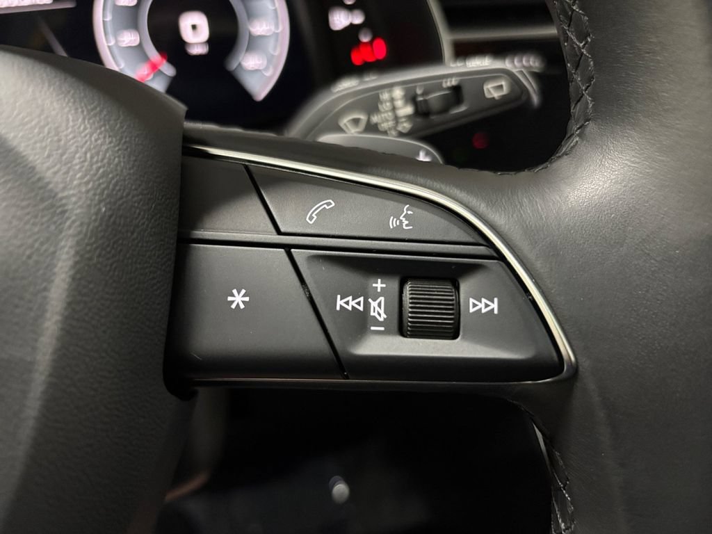 Used 2022 Audi Q7 3.0T Premium AWD/4WD image 29