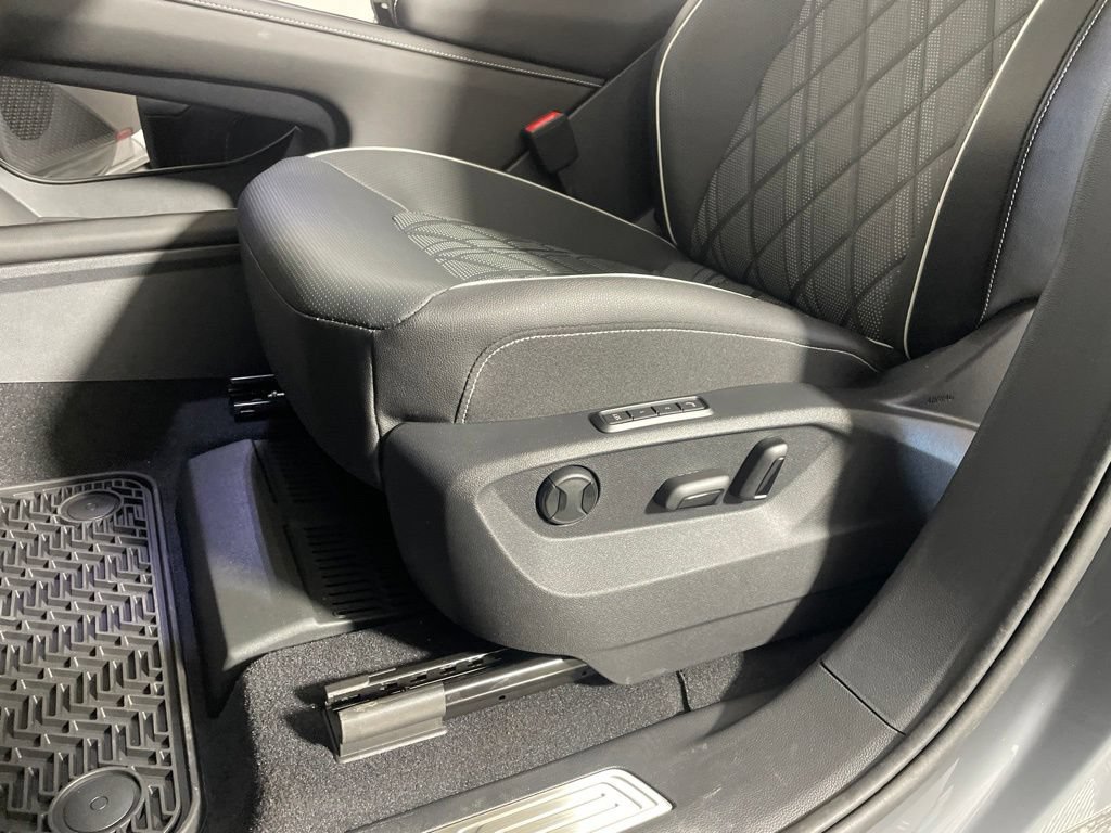 New 2026 Volkswagen Atlas SEL Premium R-Line AWD/4WD image 11