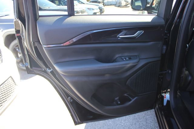 Used 2023 Jeep Grand Cherokee Altitude image 22
