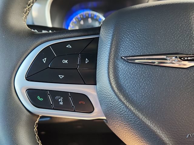 Used 2025 Chrysler Pacifica Select FWD image 39