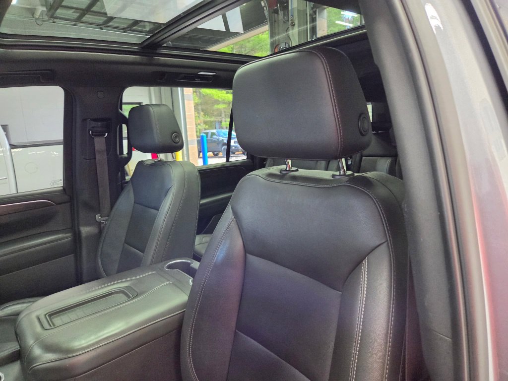 Used 2021 Chevrolet Suburban Z71 AWD/4WD image 32