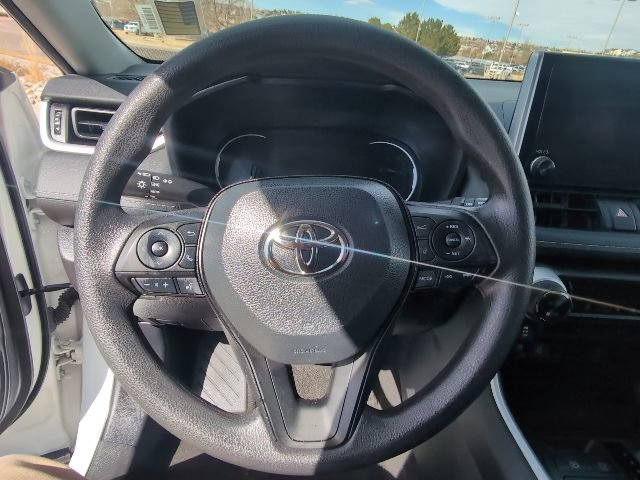 Used 2025 Toyota RAV4 XLE image 13