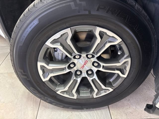 Used 2025 GMC Sierra 1500 SLT RWD image 5