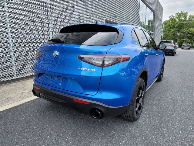 Used 2025 Alfa Romeo Stelvio Sprint AWD/4WD image 9
