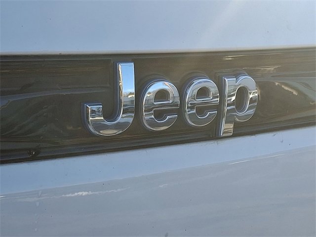 Used 2022 Jeep Grand Cherokee Overland w/ Luxury Tech Group IV image 30