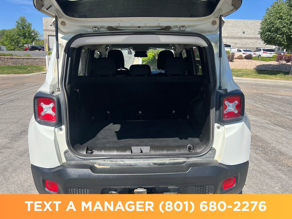 Used 2019 Jeep Renegade Latitude w/ Cold Weather Group AWD/4WD image 19