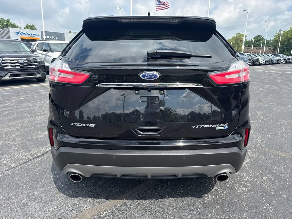 Used 2019 Ford Edge Titanium w/ Equipment Group 301A AWD/4WD image 8