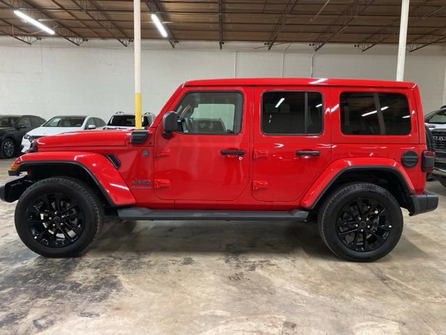 Used 2025 Jeep Wrangler Unlimited Sahara w/ Safety Group image 2