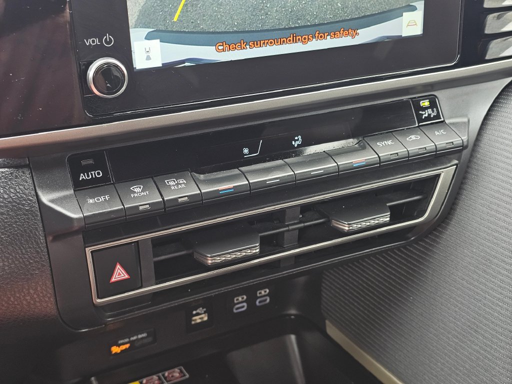 Used 2025 Toyota Camry SE FWD image 29