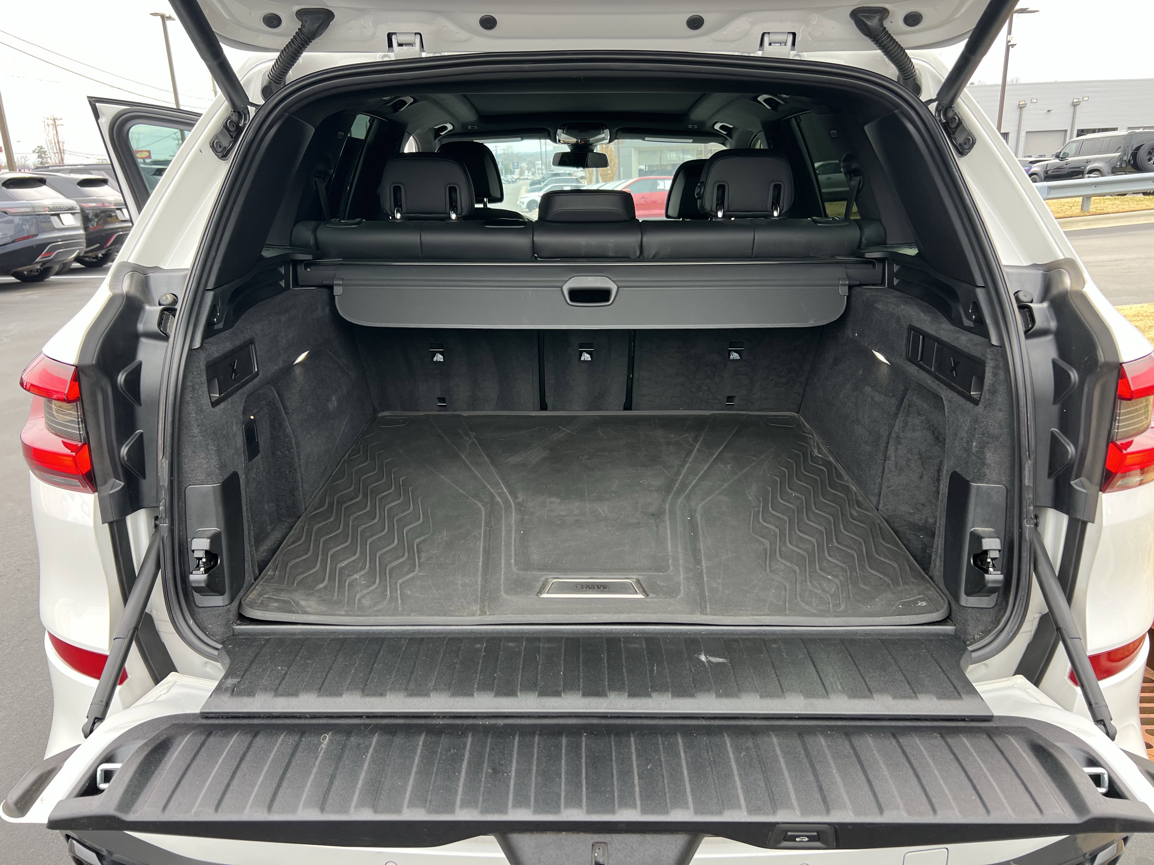 Used 2023 BMW X5 M50i w/ Executive Package image 37