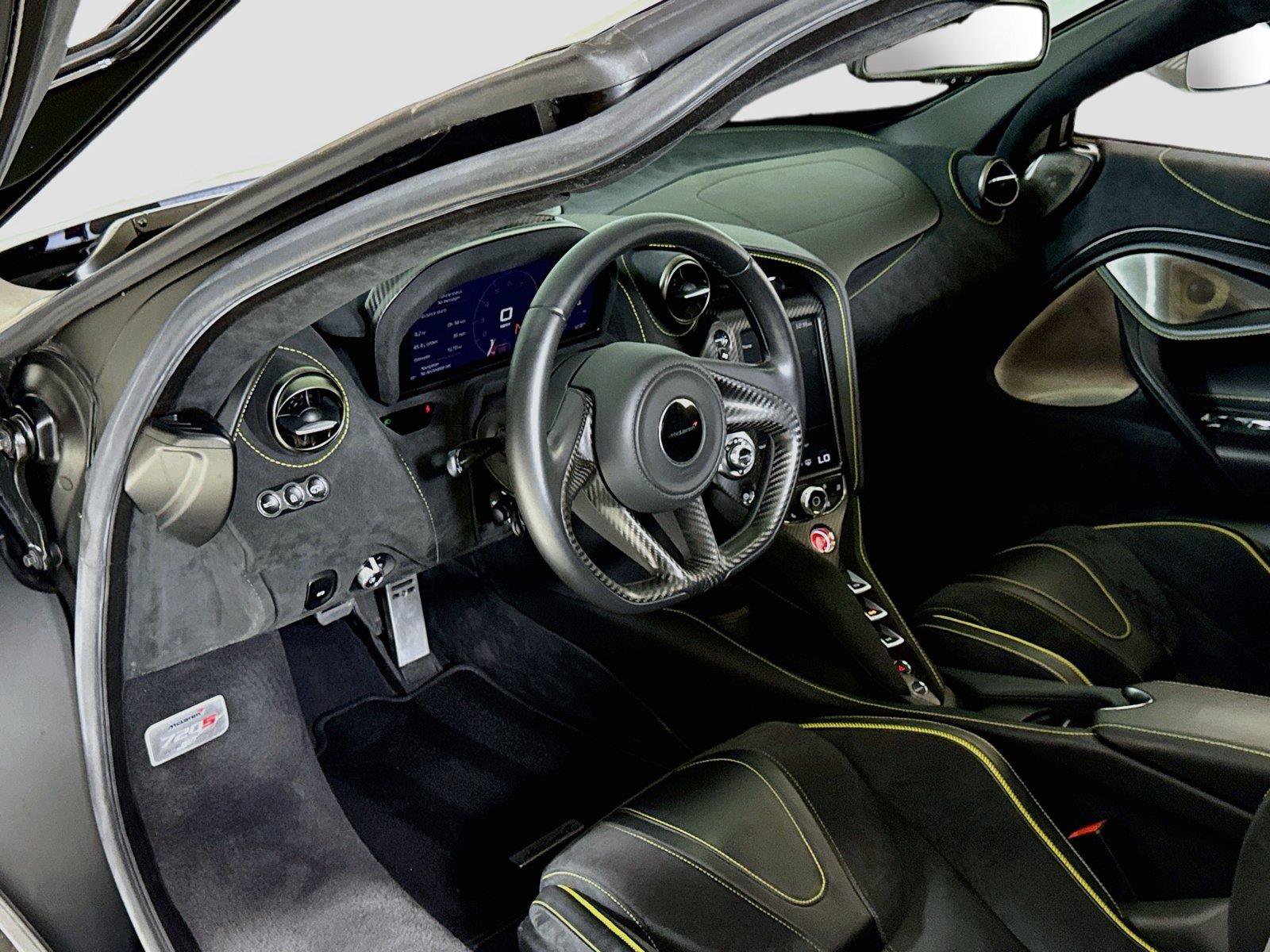 Used 2018 McLaren 720S Performance RWD image 12