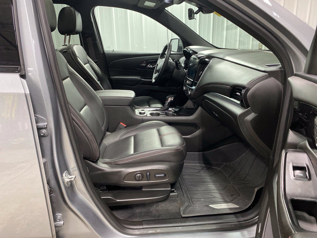 Used 2023 Chevrolet Traverse RS w/ LPO, Floor Liner Package AWD/4WD image 19