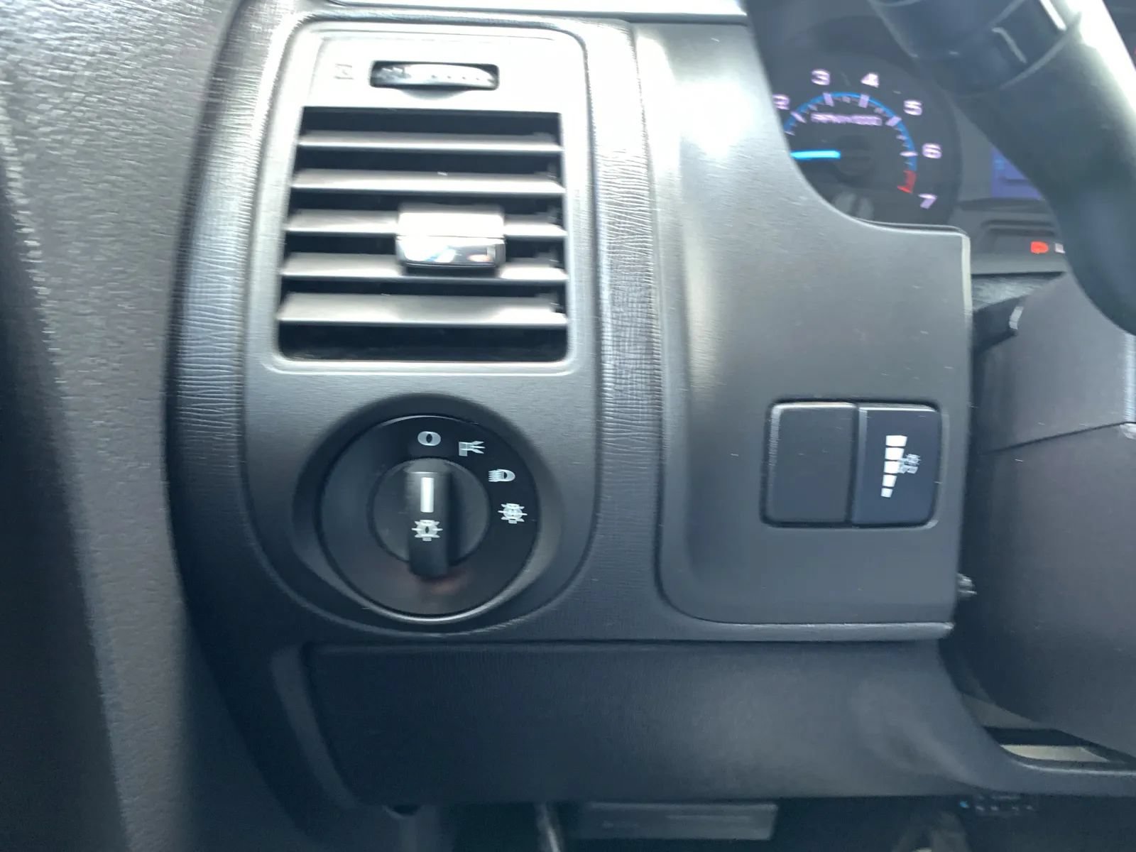 Used 2019 Ford Flex SE FWD image 21