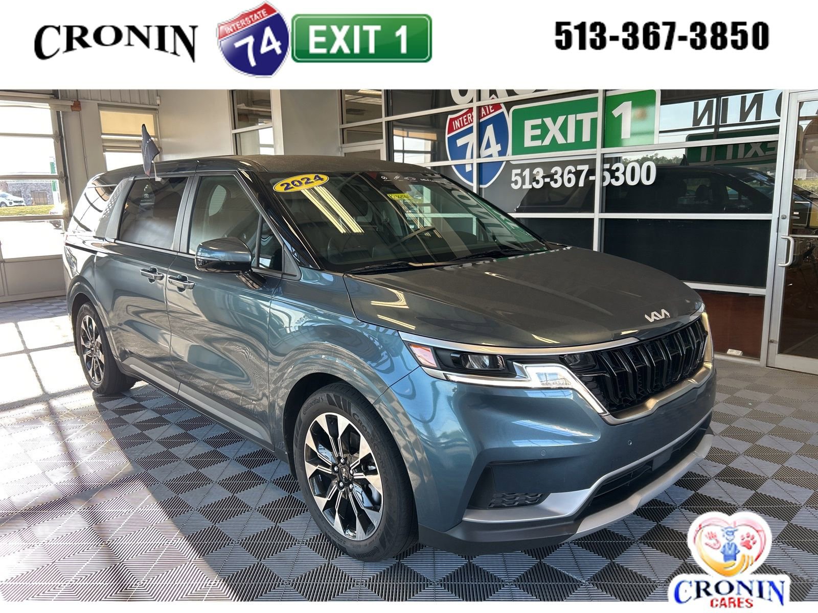 Certified 2024 Kia Carnival EX image 1