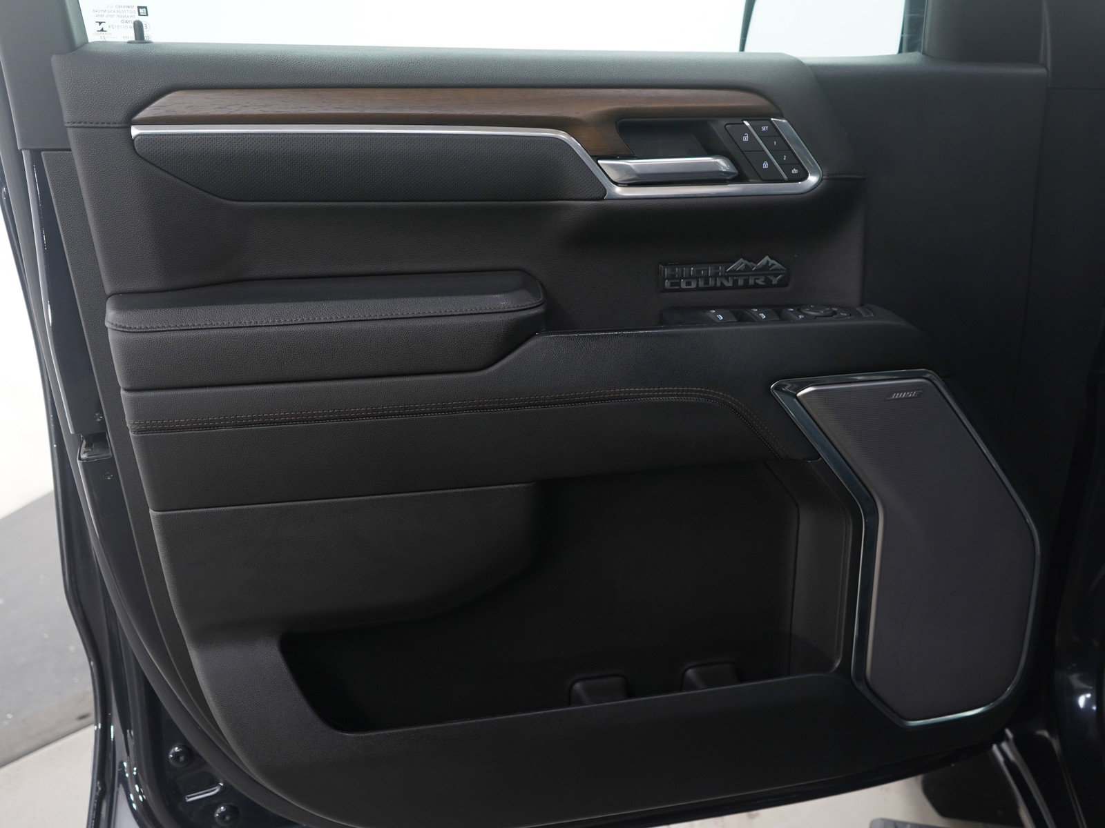 Used 2023 Chevrolet Silverado 1500 High Country w/ Technology Package image 21