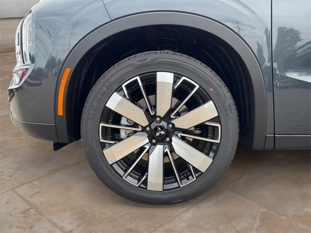 New 2025 Mitsubishi Outlander SE image 14