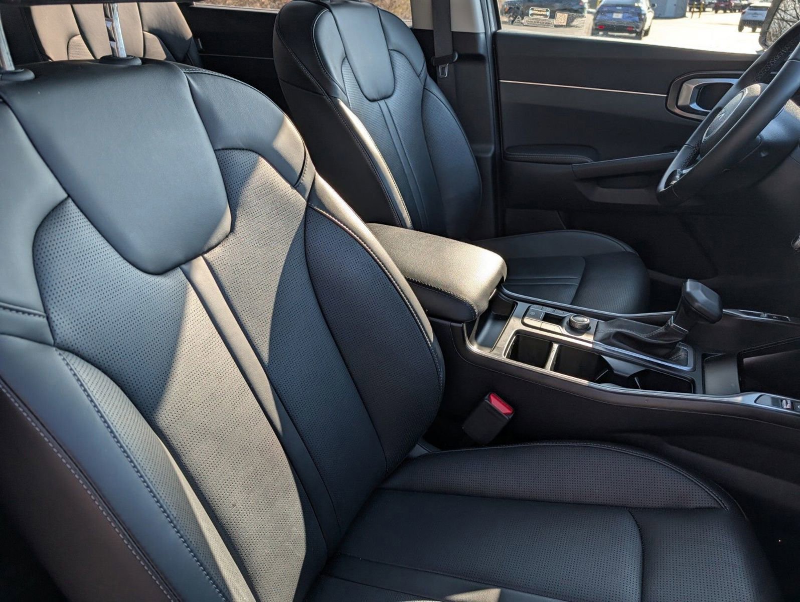 Used 2025 Kia Sorento EX w/ Panoramic Sunroof Package image 26