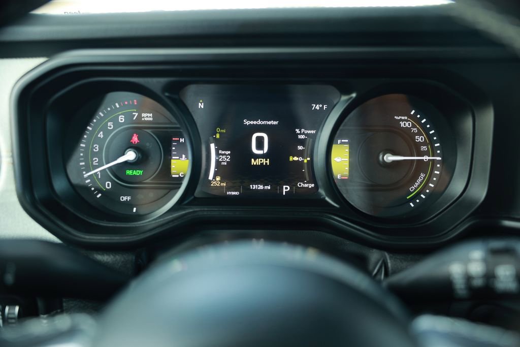 Used 2025 Jeep Wrangler Unlimited Sahara w/ Safety Group AWD/4WD image 21