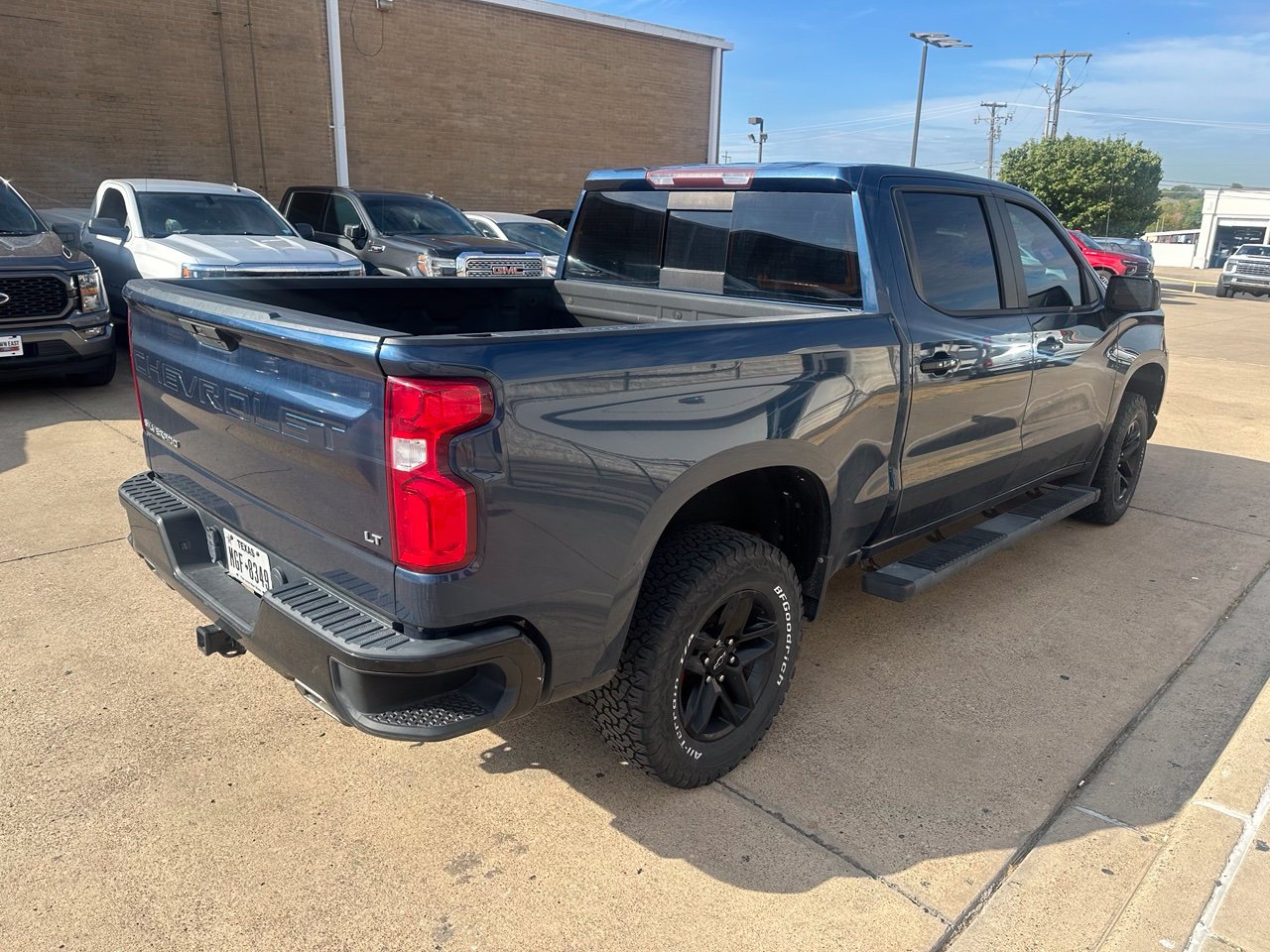 Used 2019 Chevrolet Silverado 1500 LT Trail Boss AWD/4WD image 7
