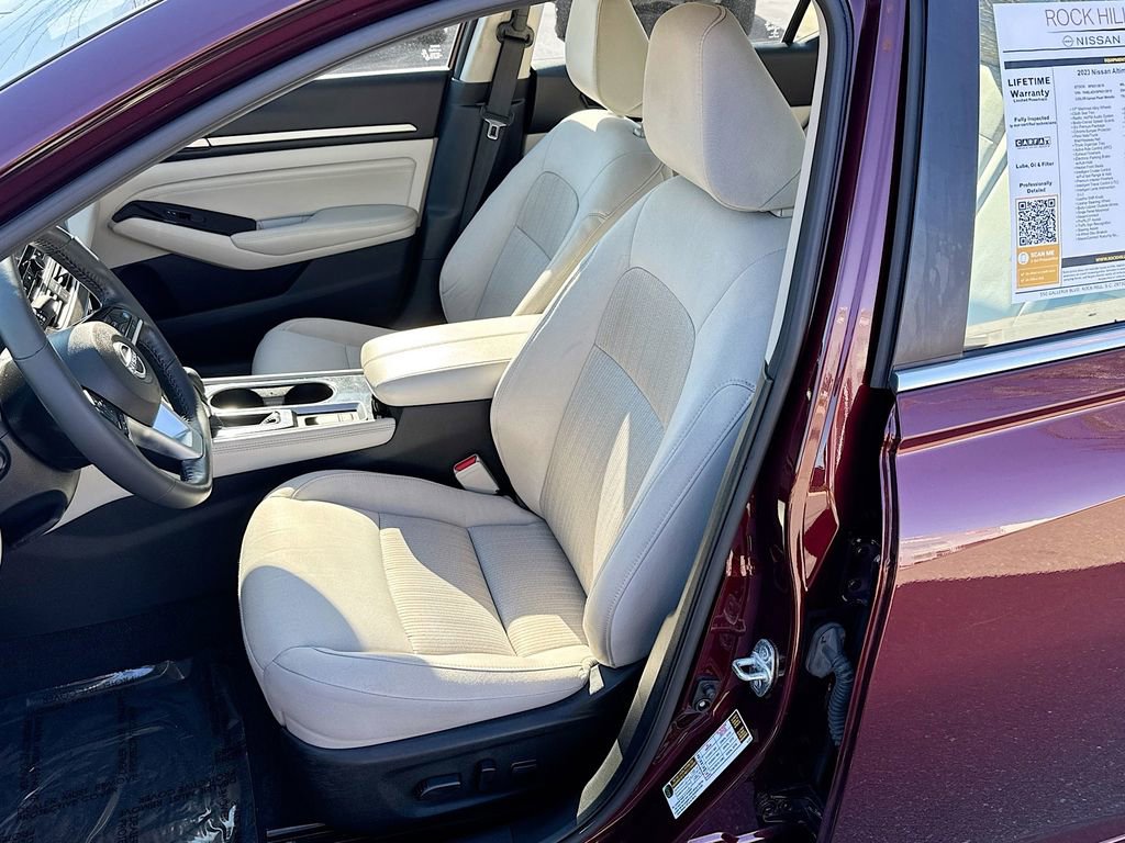 Used 2023 Nissan Altima 2.5 SV w/ SV Premium Package image 20