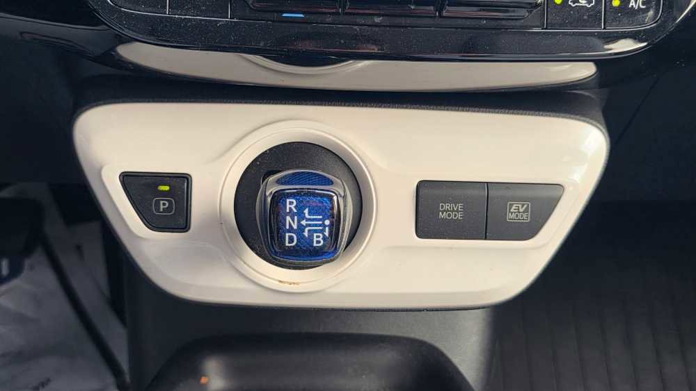 Used 2018 Toyota Prius Two w/ Prius Two Safety Plus Package FWD image 17